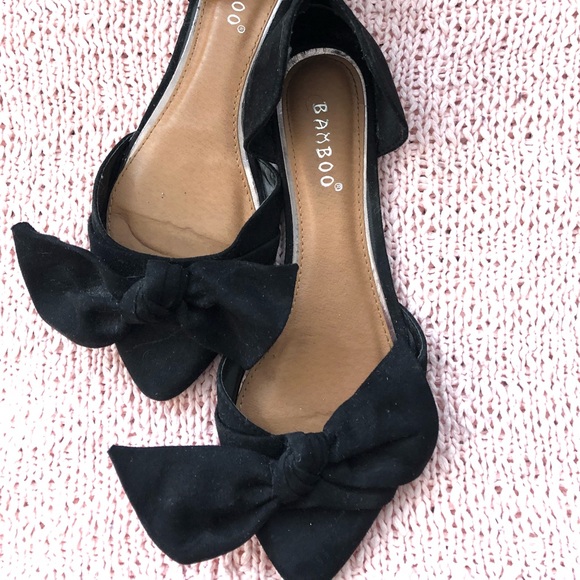Women’s black slide on pointed toe flats with bows - Picture 3 of 4